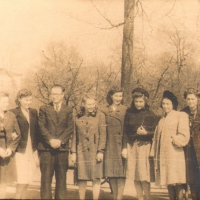 Преподаватели и студенты архитектурного факультета ХИСИ, 1946 год. В. С. Яценко – вторая справа